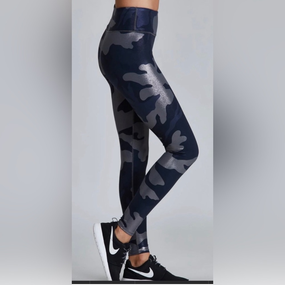 Noli blue warrior camo shimmer legging size medium